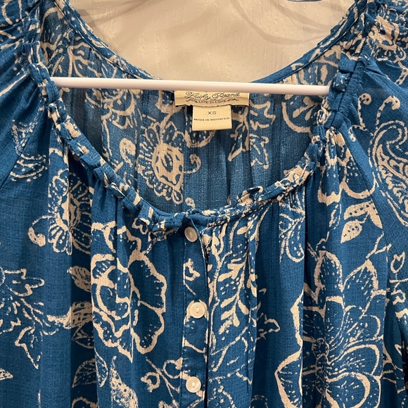 Lucky Brand Long Sleeve Teal/Blue with Ivory Rose Pattern. Size XS - Picture 2 of 4